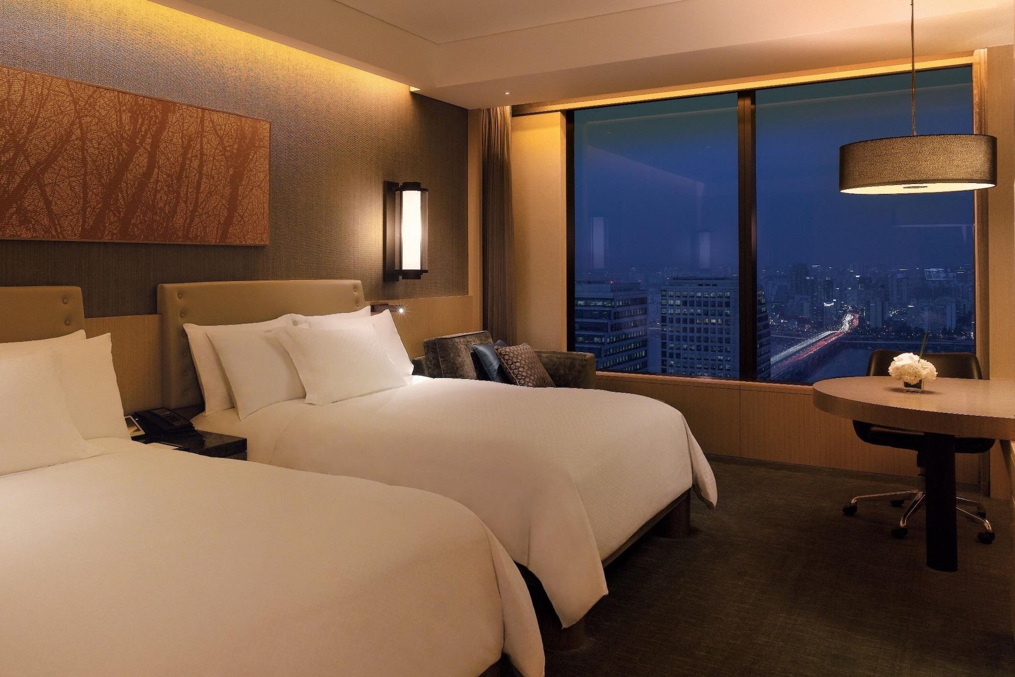 คอนราด 5*