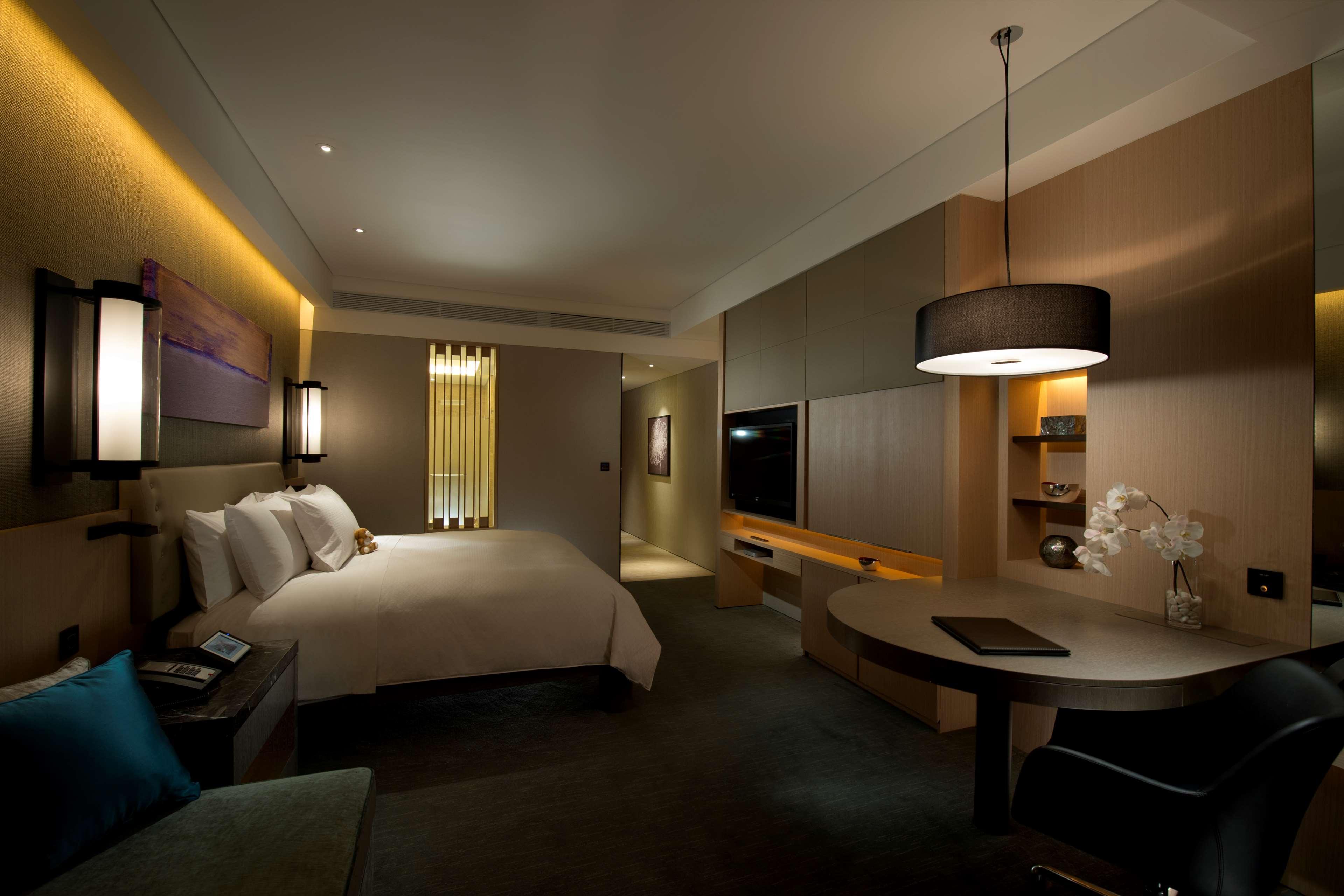โรงแรม คอนราด โซล
